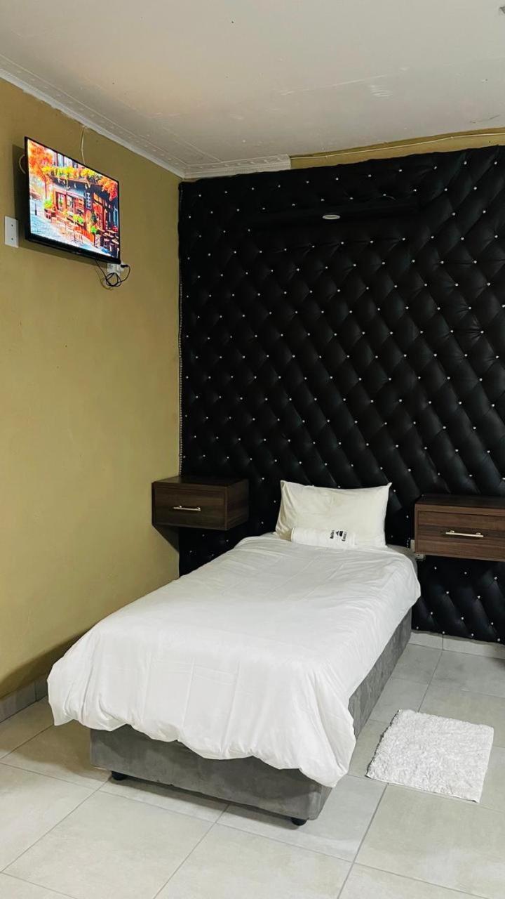 Naldorado Executive Villa Mbombela Bagian luar foto